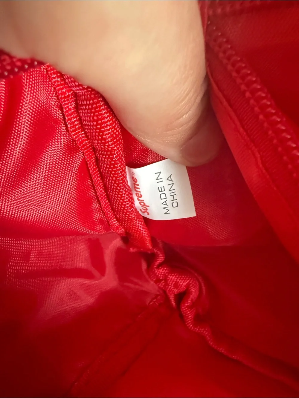 Supreme Red Mesh Waist Bag with White Logo - Picture 4 of 8